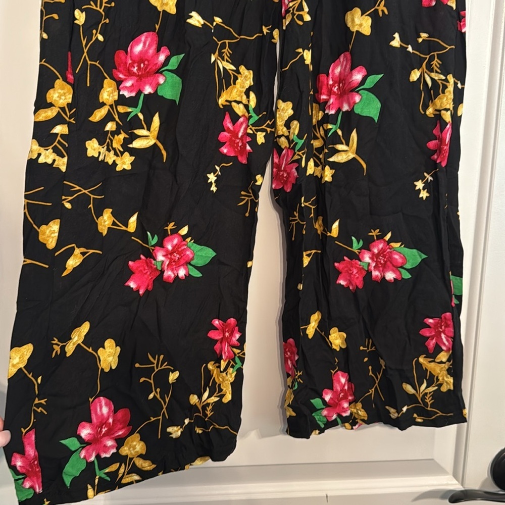 NWT Floral Black Pants - Picture 2 of 5